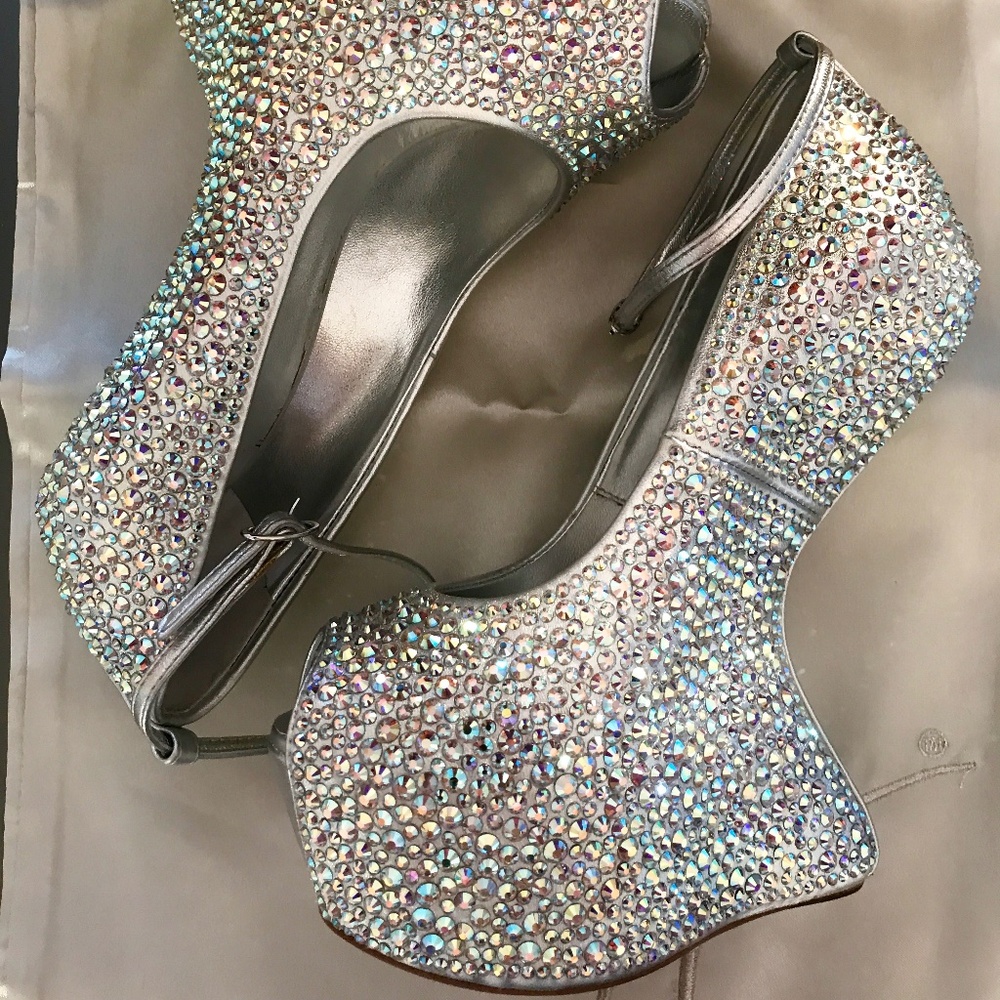 Giuseppe Zanotti JEM platform